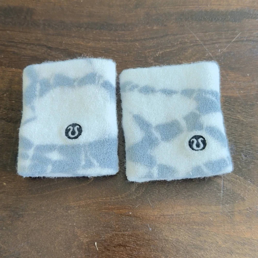 Lululemon Pair, 2-Pieces, White Gray High-Pile Cotton Terry Wristbands One Size - Picture 2 of 6
